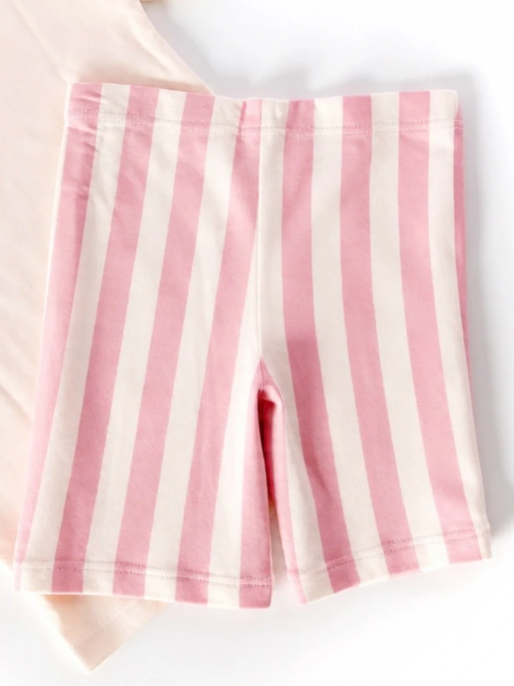 NWOT H&M Girls Outfit Set 🐰 Bingo Fluffy Cream Tee + Pink Stripe Shorts Size 5Y